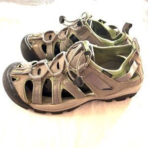 Keen Whisper Gray Green Trail Hiking Water Sandals SZ 8 Worn 1X